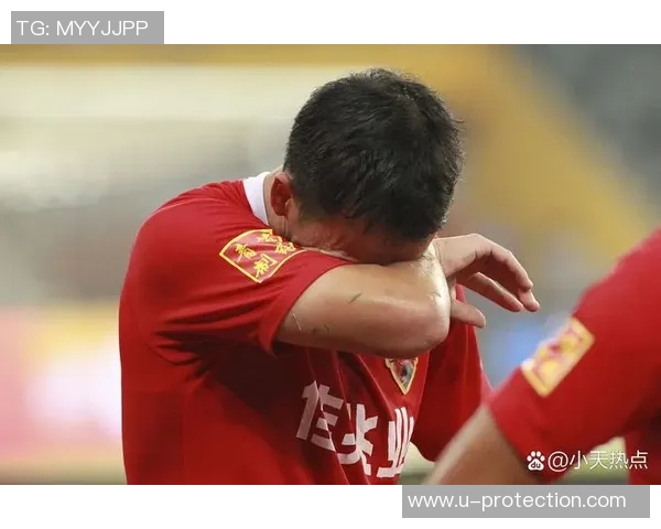 追随绿茵梦想用足球球星的故事致敬我们的青春岁月