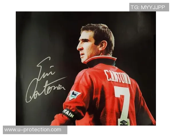 球星亲笔签名足球装备珍藏版：独一无二的收藏品与竞技精神的完美结合